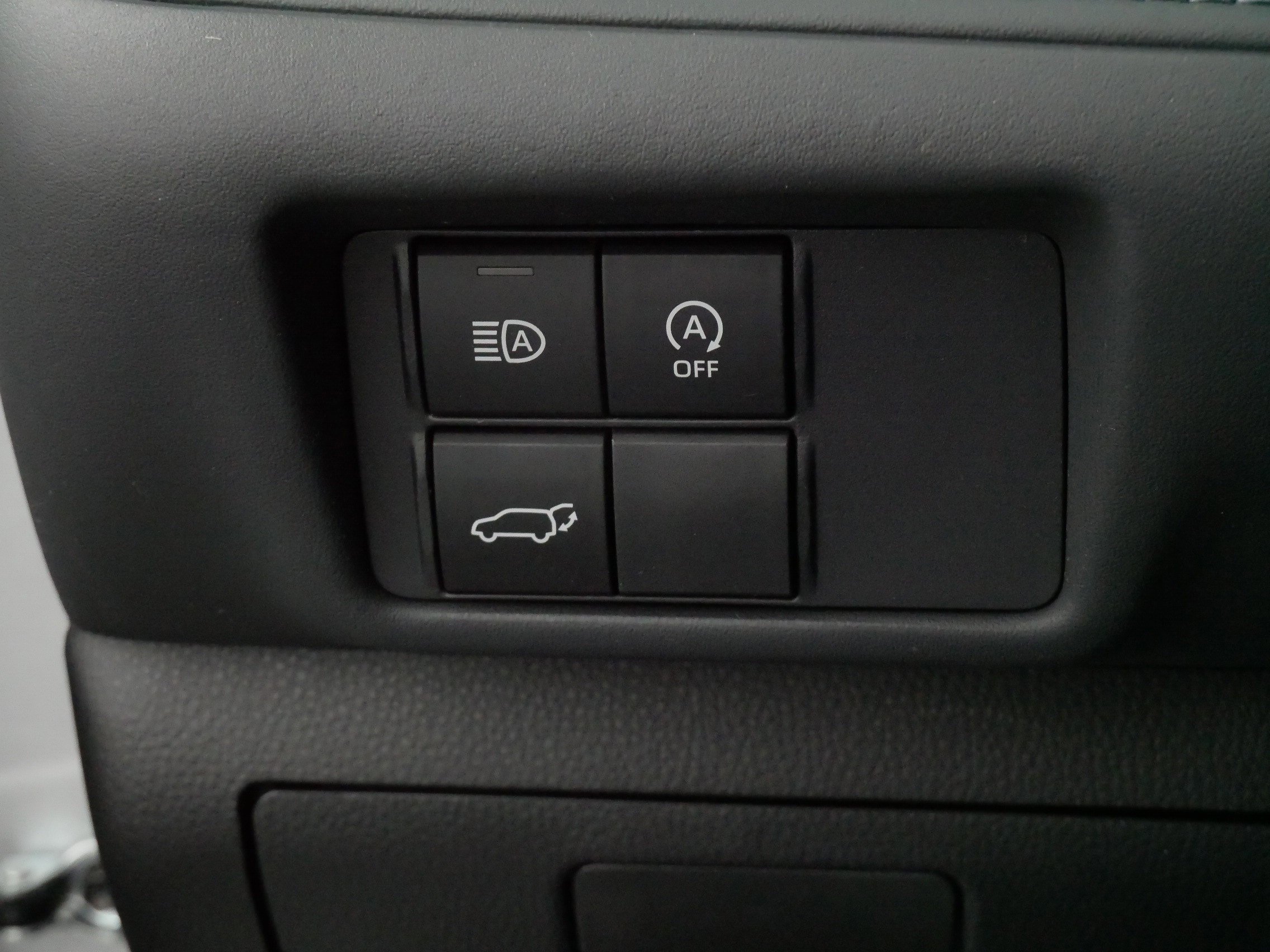Certified 2024 Toyota Highlander LE AWD/4WD image 29