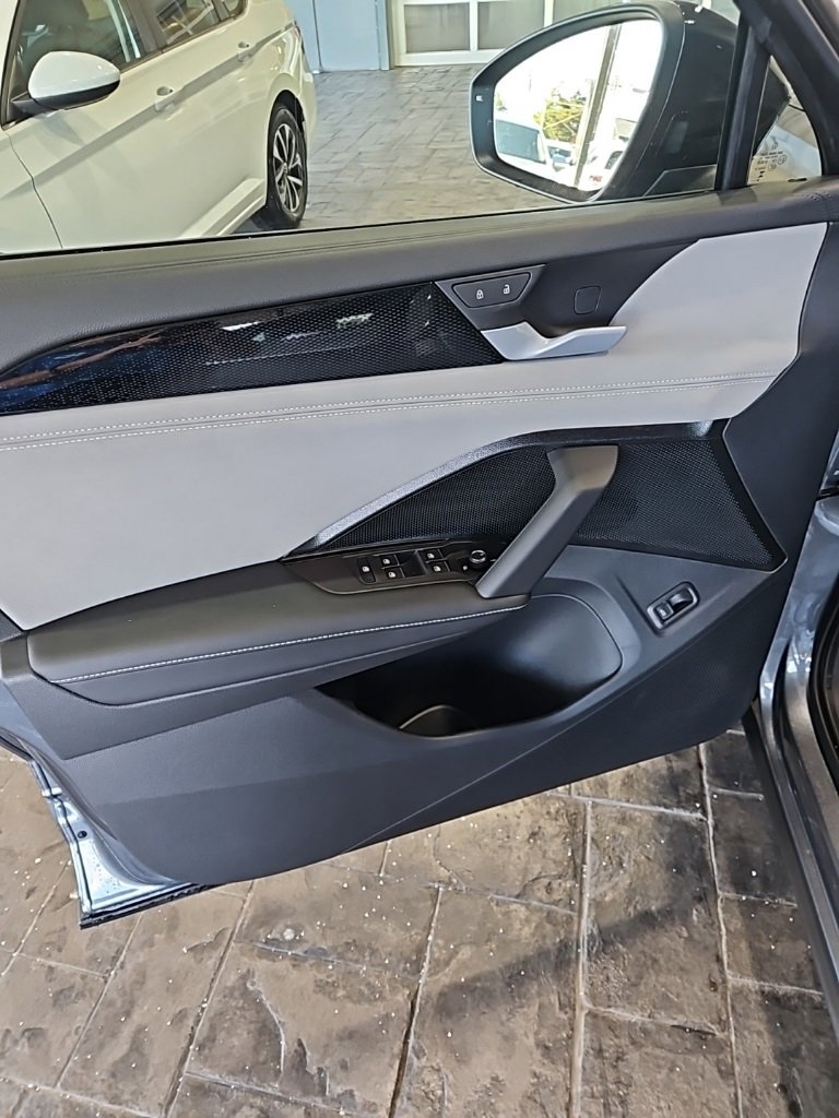 New 2026 Volkswagen Tiguan SE R-Line image 26