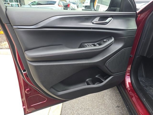 New 2026 Jeep Grand Cherokee L Laredo image 10