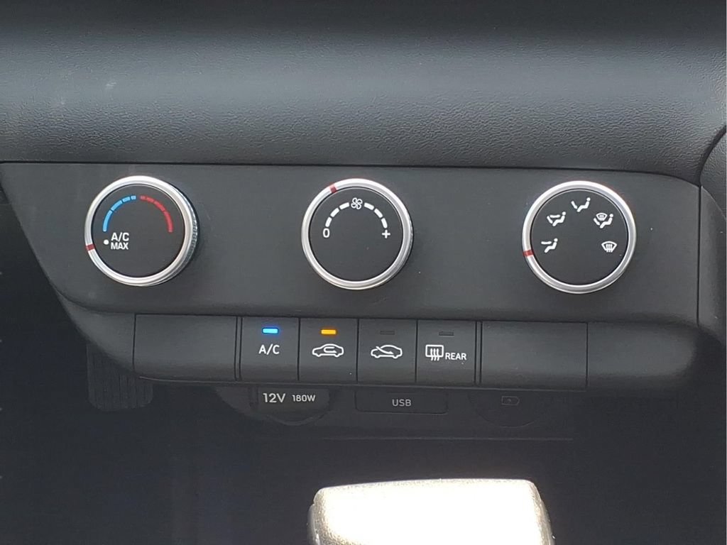 Used 2026 Hyundai Elantra SE FWD image 18