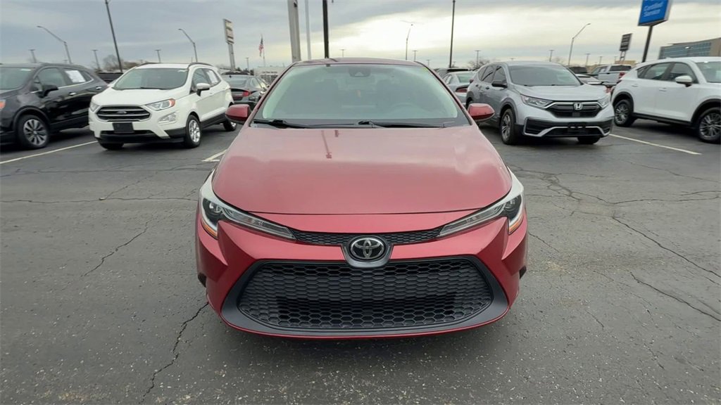 Used 2022 Toyota Corolla LE image 3
