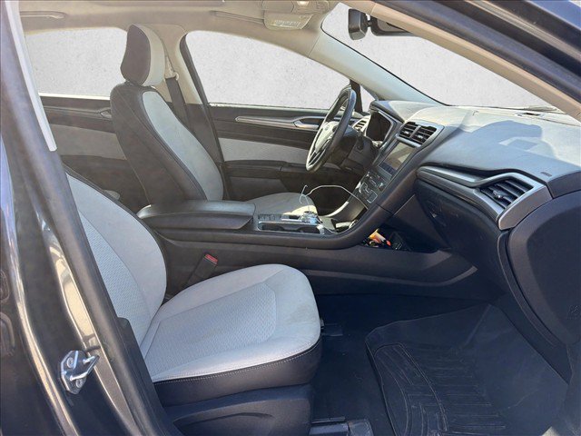 Used 2020 Ford Fusion SE w/ Equipment Group 151A FWD image 26