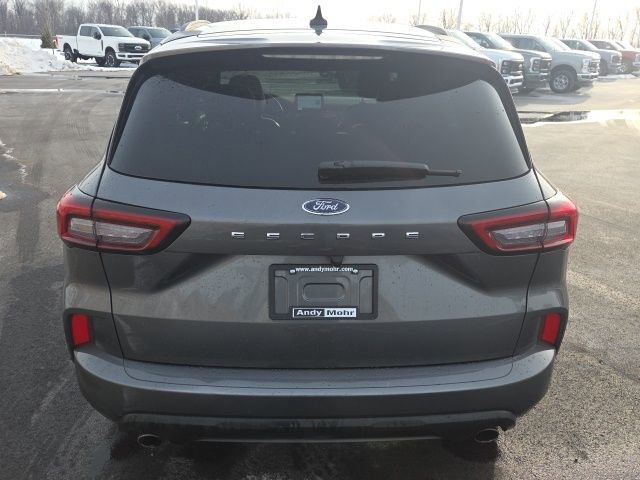 Used 2024 Ford Escape ST-Line w/ Cold Weather Package image 9