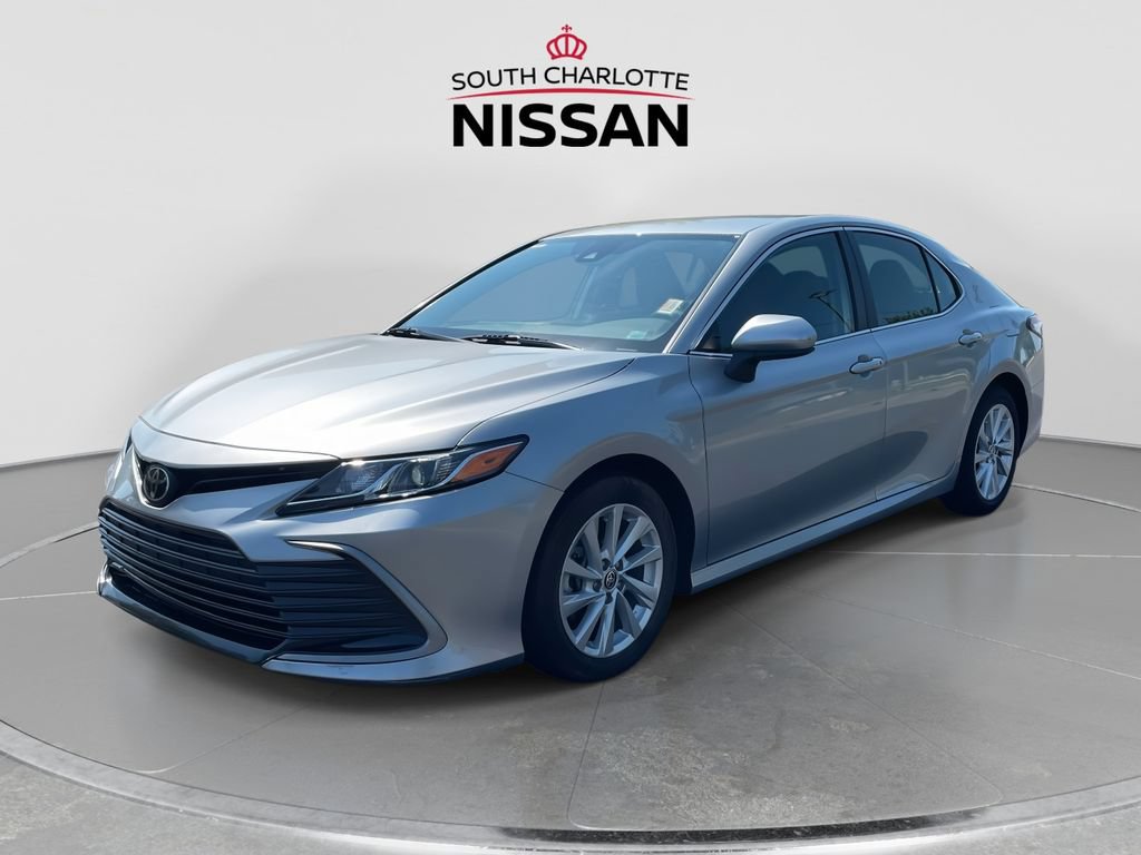 Used 2023 Toyota Camry LE FWD image 3