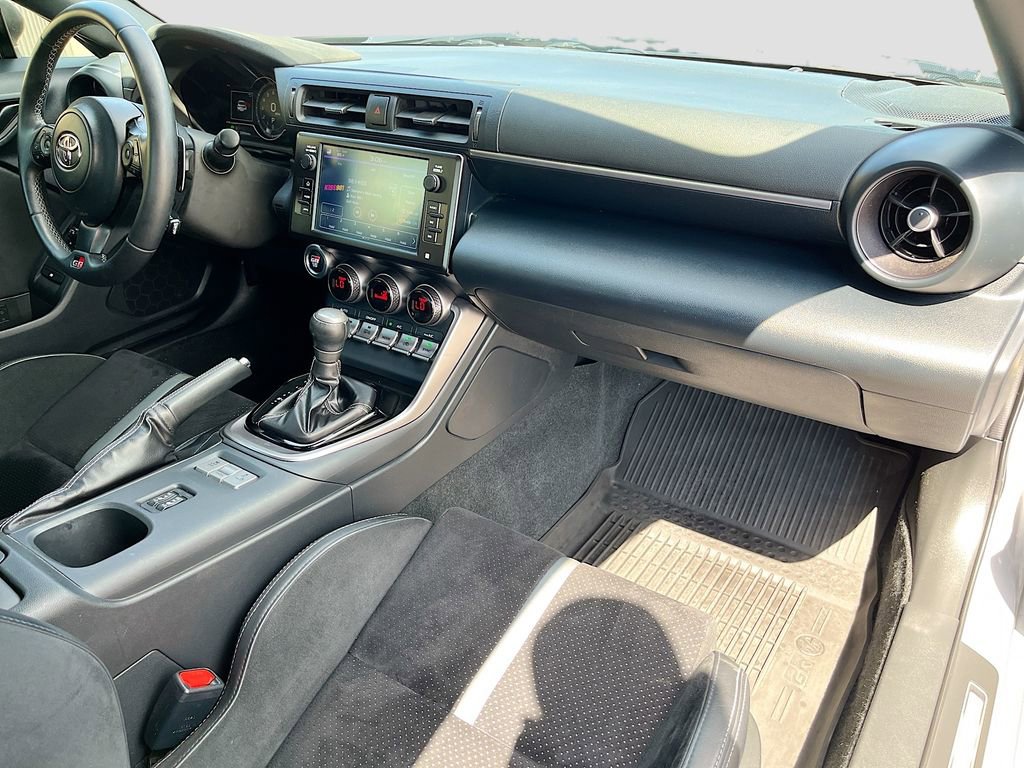 Used 2023 Toyota GR86 Premium w/ ALL Weather Mat Package (TMS) image 25