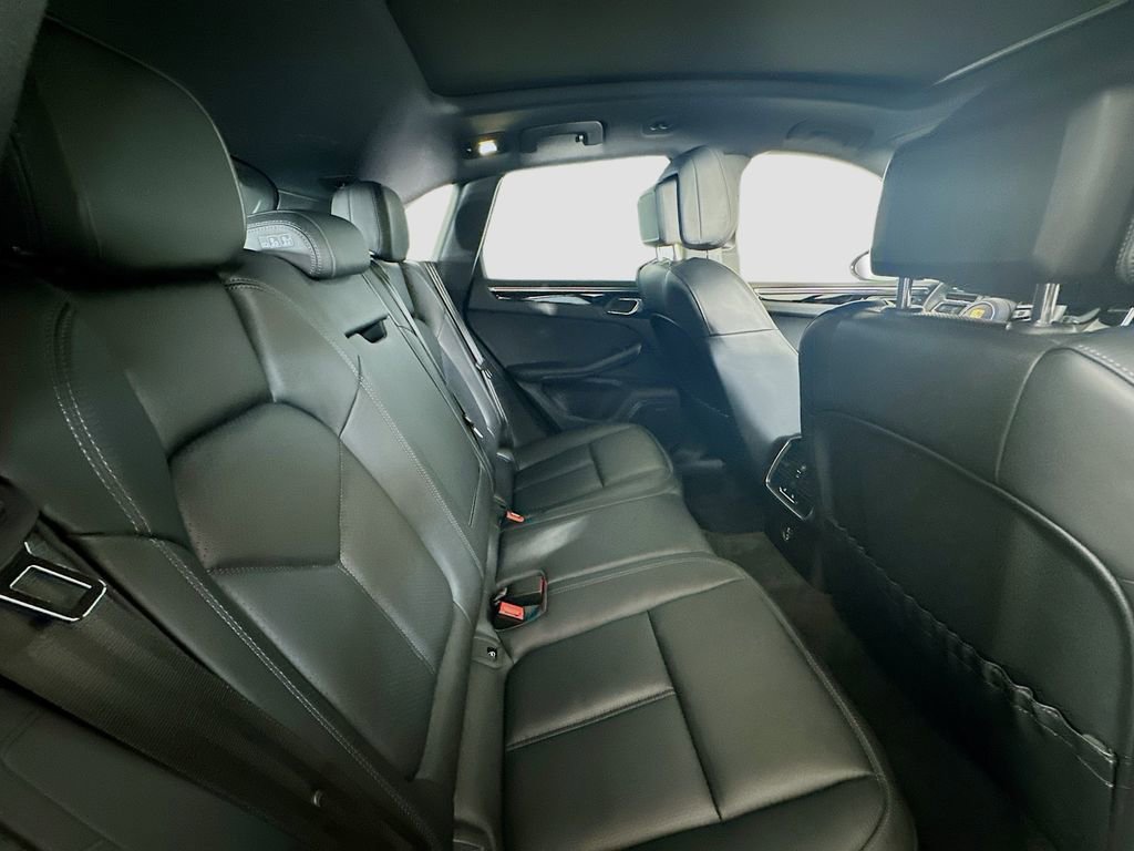 Certified 2024 Porsche Macan image 29