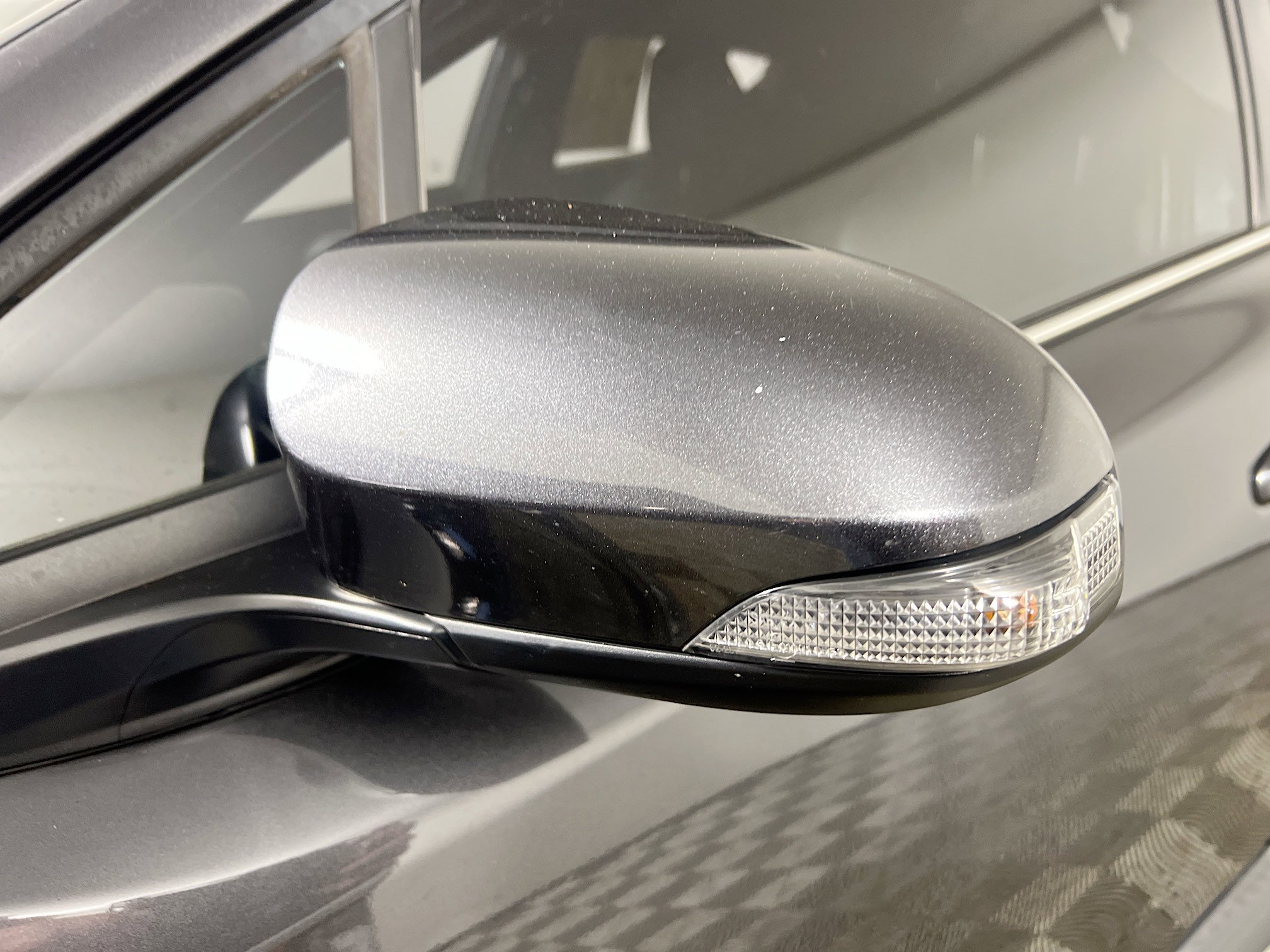 Used 2021 Toyota C-HR Limited image 13