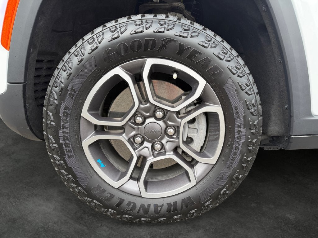 Used 2022 Jeep Grand Cherokee Trailhawk AWD/4WD image 5