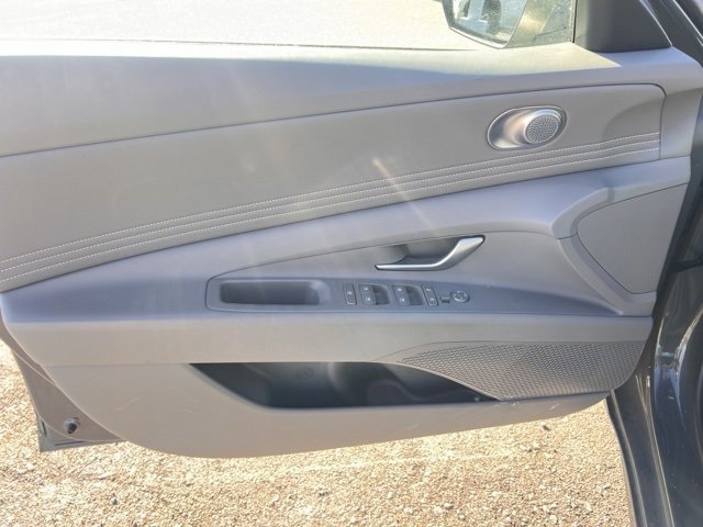 Used 2025 Hyundai Elantra SEL image 9