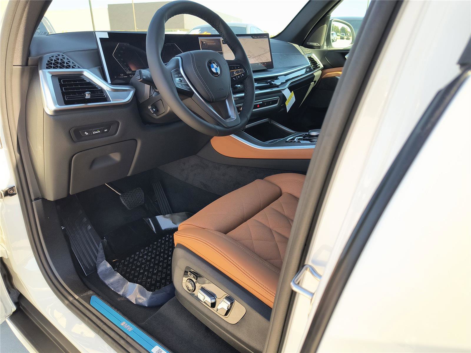 New 2026 BMW X5 sDrive40i image 2