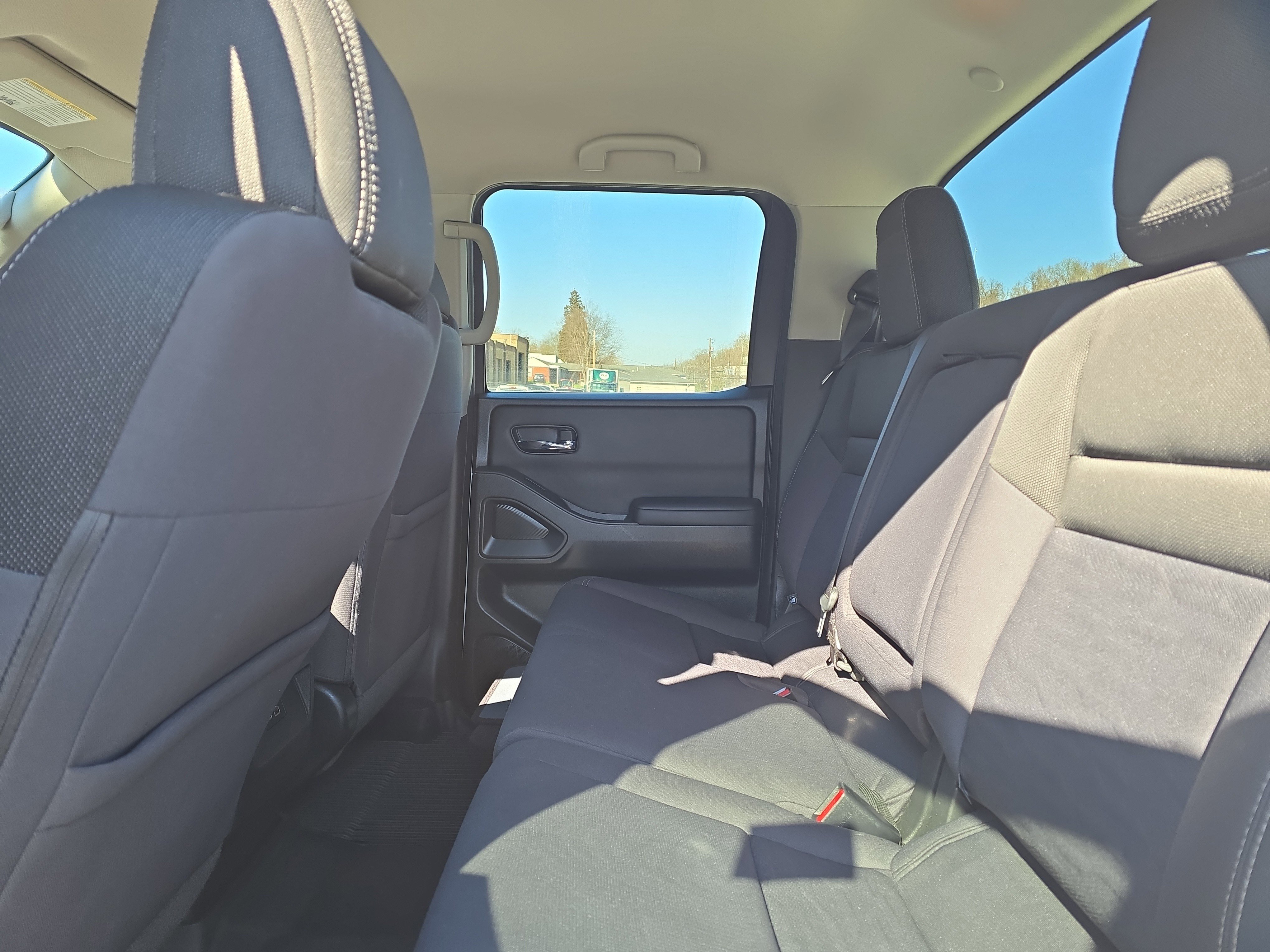 Used 2022 Nissan Frontier SV w/ Technology Package image 26