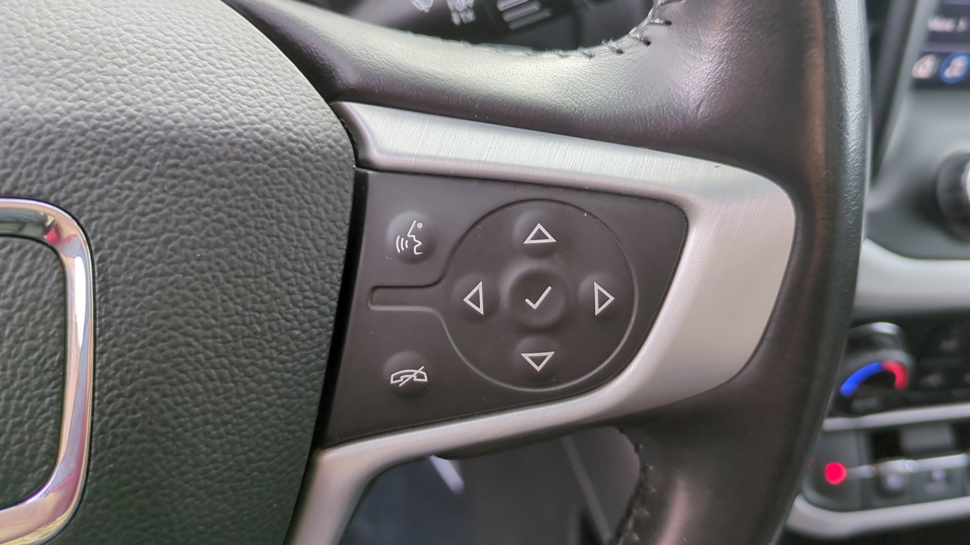 Used 2022 GMC Acadia SLT w/ Technology Package image 20