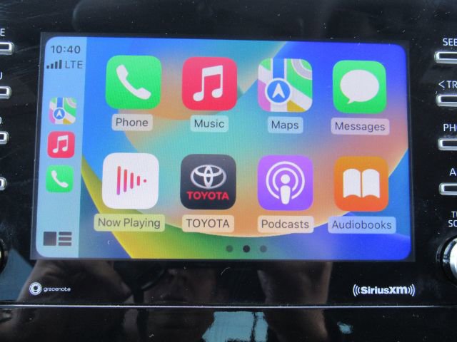 Used 2022 Toyota Camry LE image 3