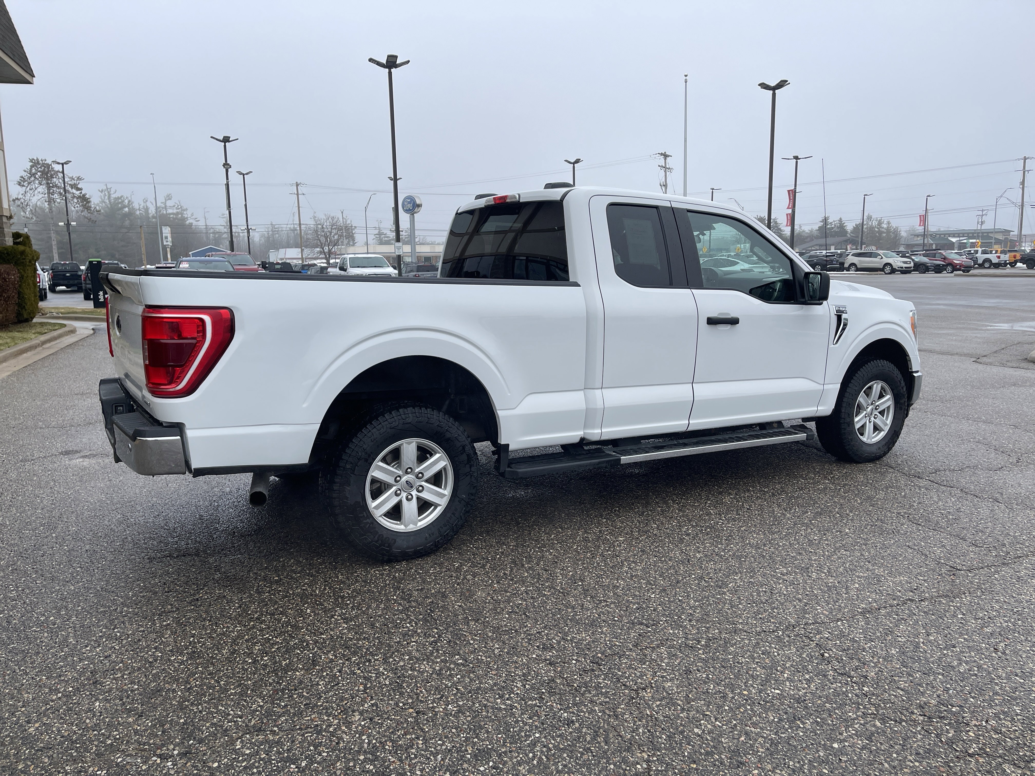 Used 2021 Ford F150 XLT w/ FX4 Off-Road Package image 4
