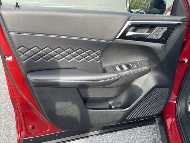 Used 2025 Mitsubishi Outlander SEL Black Edition image 30