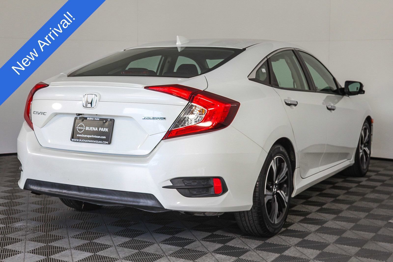 Used 2017 Honda Civic Touring image 8