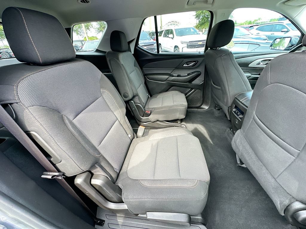 Used 2020 Chevrolet Traverse LT FWD image 25