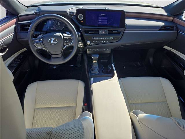 Used 2025 Lexus ES 300h w/ Premium Package FWD image 17