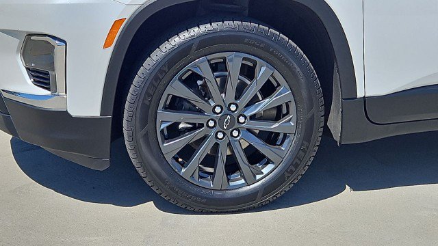 Used 2023 Chevrolet Traverse RS w/ LPO, Floor Liner Package FWD image 33