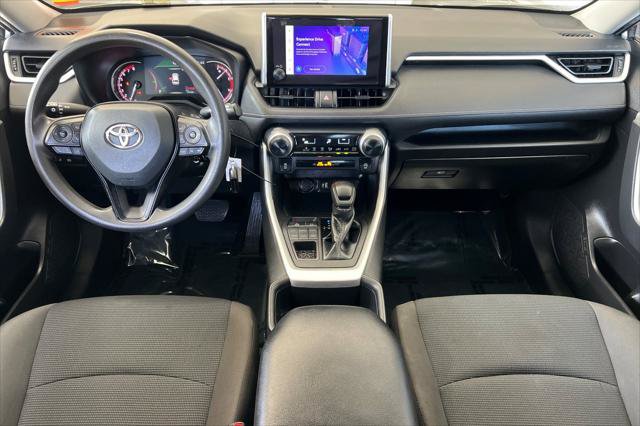 Certified 2023 Toyota RAV4 LE AWD/4WD image 3