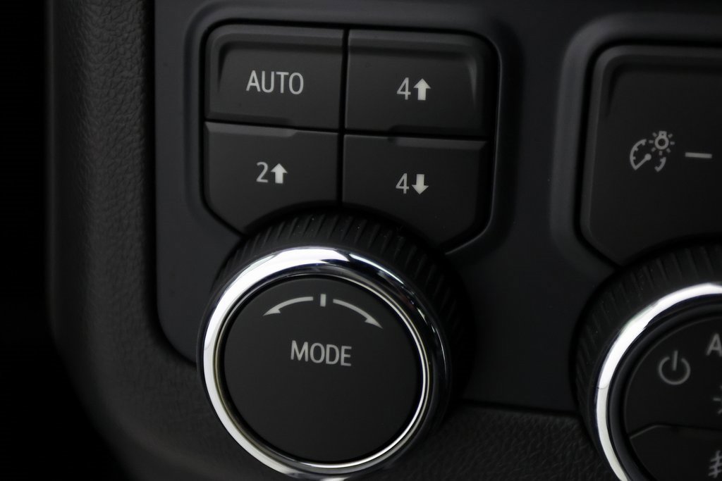 Used 2026 Chevrolet Tahoe Z71 w/ Comfort Package image 27