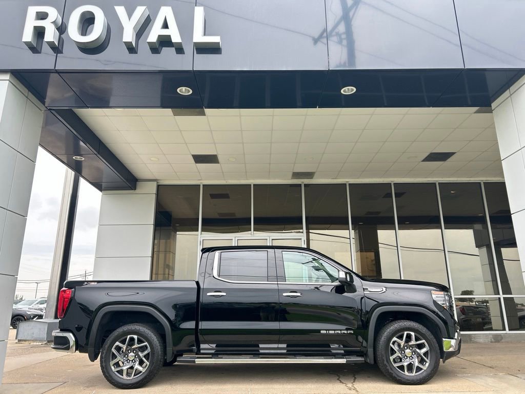 Used 2025 GMC Sierra 1500 SLT AWD/4WD image 1