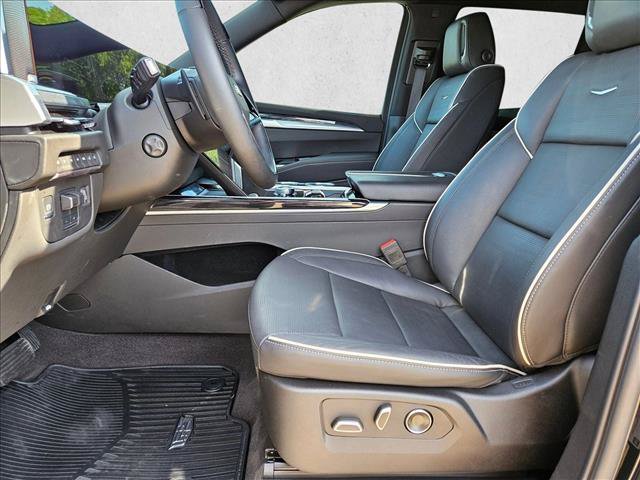 Used 2025 Cadillac Escalade Sport w/ Touring Package AWD/4WD image 17