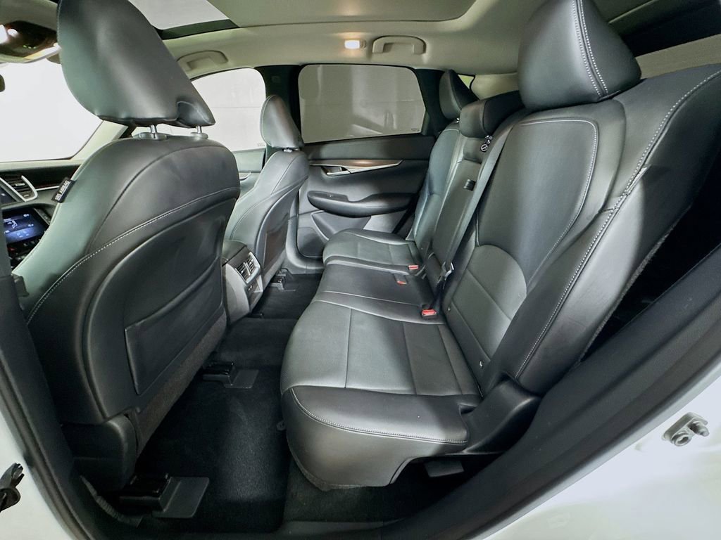 Used 2023 INFINITI QX50 Luxe AWD/4WD image 30