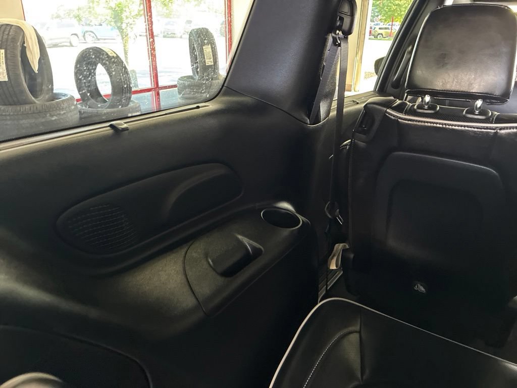 Certified 2025 Chrysler Pacifica Limited FWD image 36