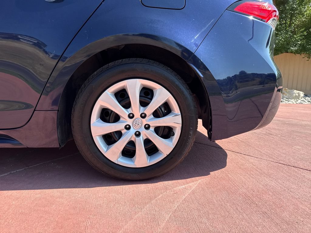 Used 2022 Toyota Corolla LE FWD image 34