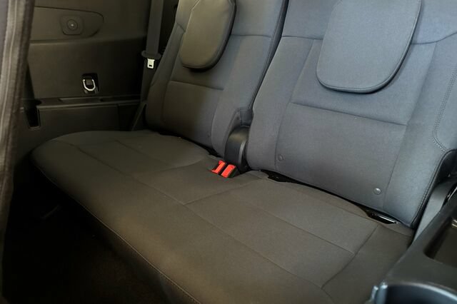 Used 2025 Ford Explorer Active RWD image 15
