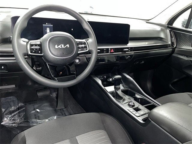Used 2024 Kia Sorento LX image 17