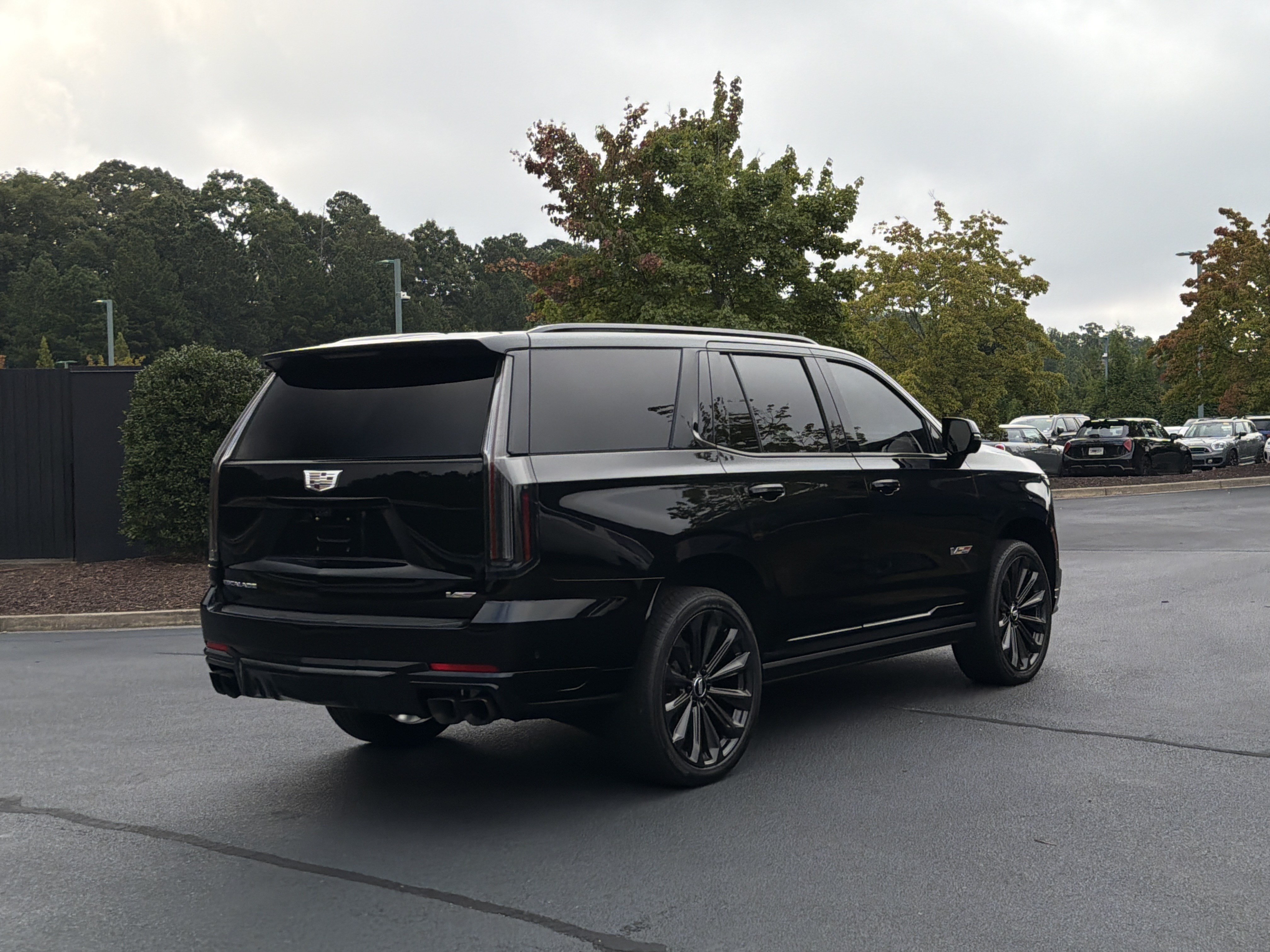 Used 2025 Cadillac Escalade V AWD/4WD image 3
