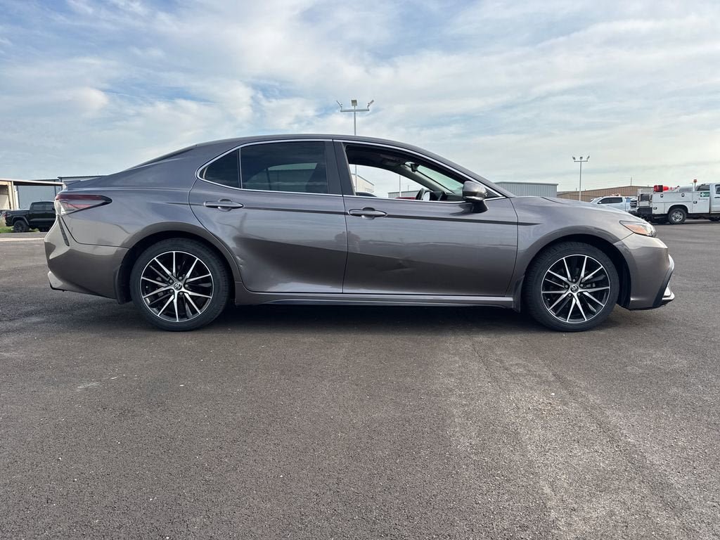 Used 2023 Toyota Camry SE FWD image 8