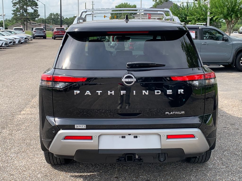 Used 2024 Nissan Pathfinder Platinum FWD image 6