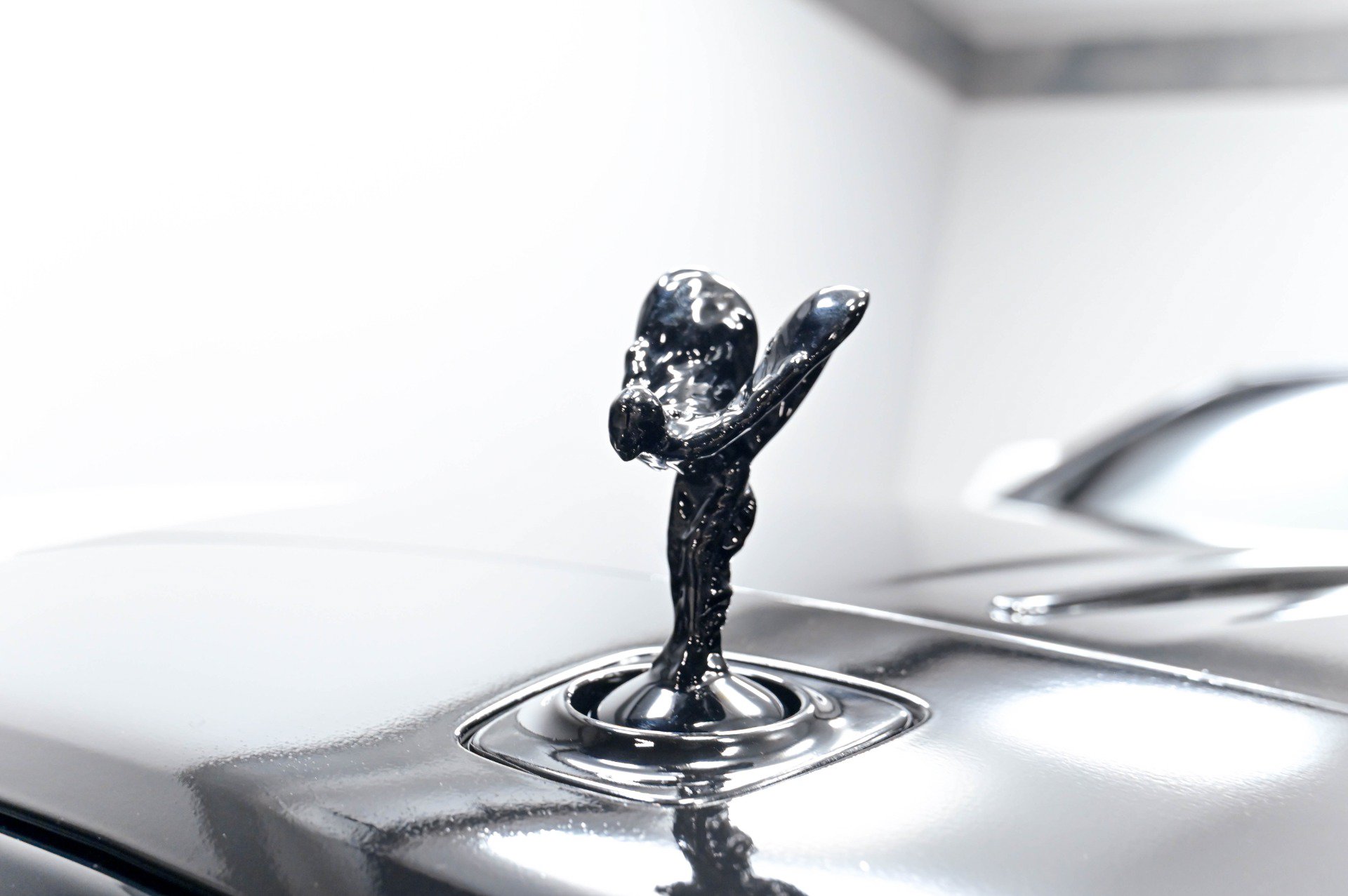 Used 2017 Rolls-Royce Dawn RWD image 52