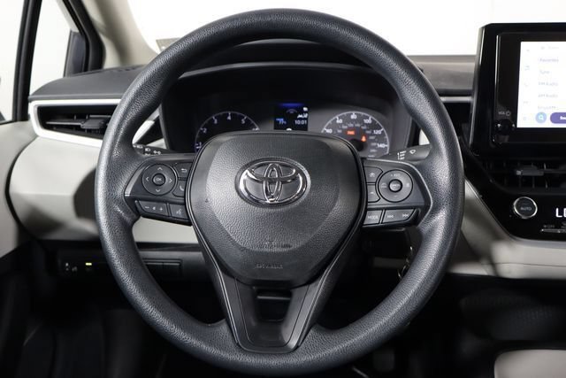 Used 2025 Toyota Corolla LE FWD image 8