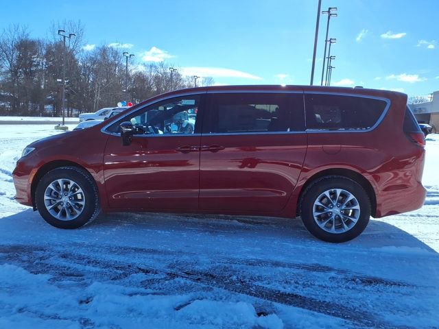 New 2026 Chrysler Pacifica Select image 4