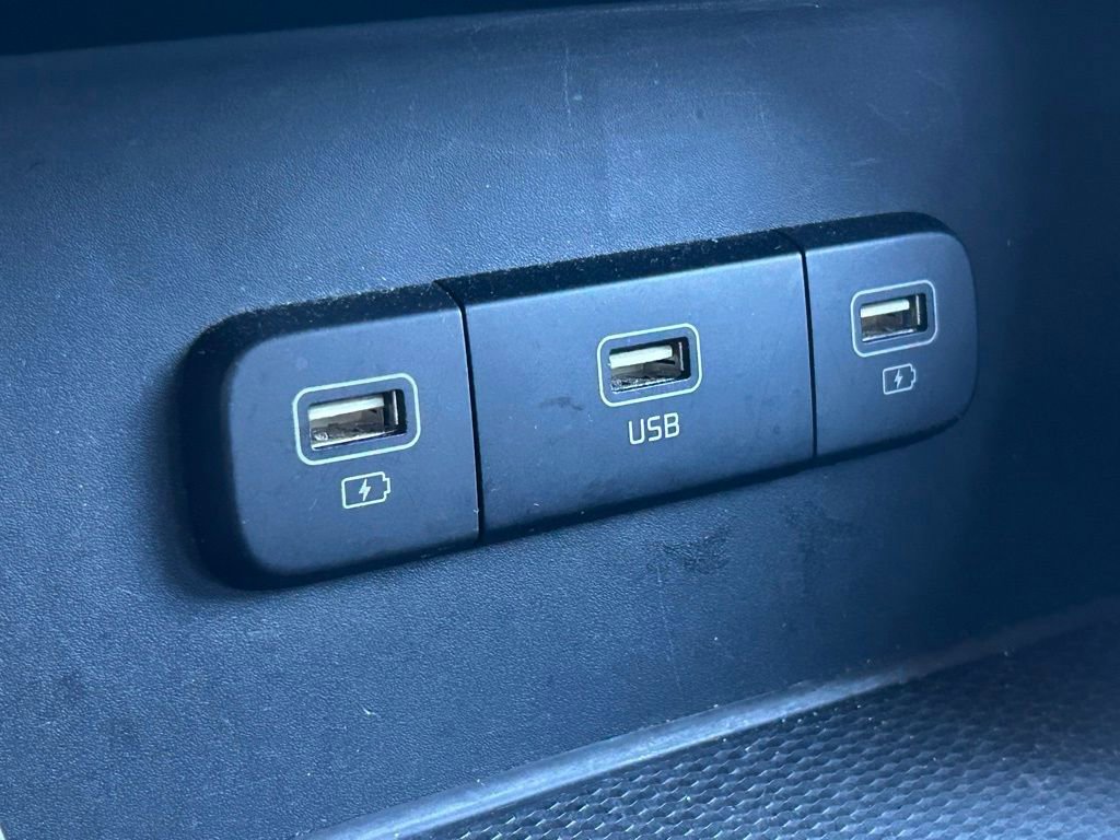 Used 2024 Kia Carnival LX image 37