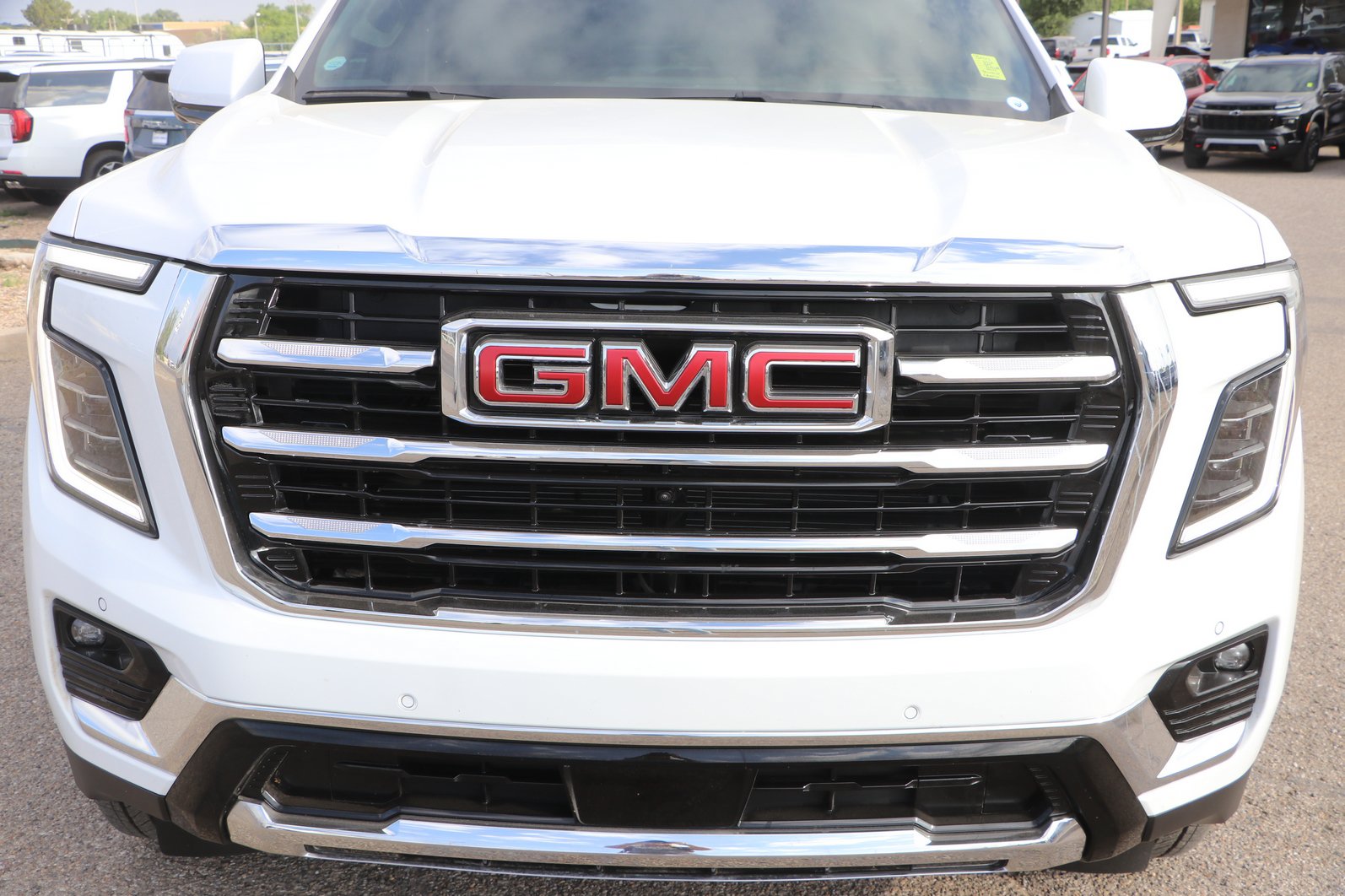 Used 2026 GMC Yukon XL Elevation AWD/4WD image 2
