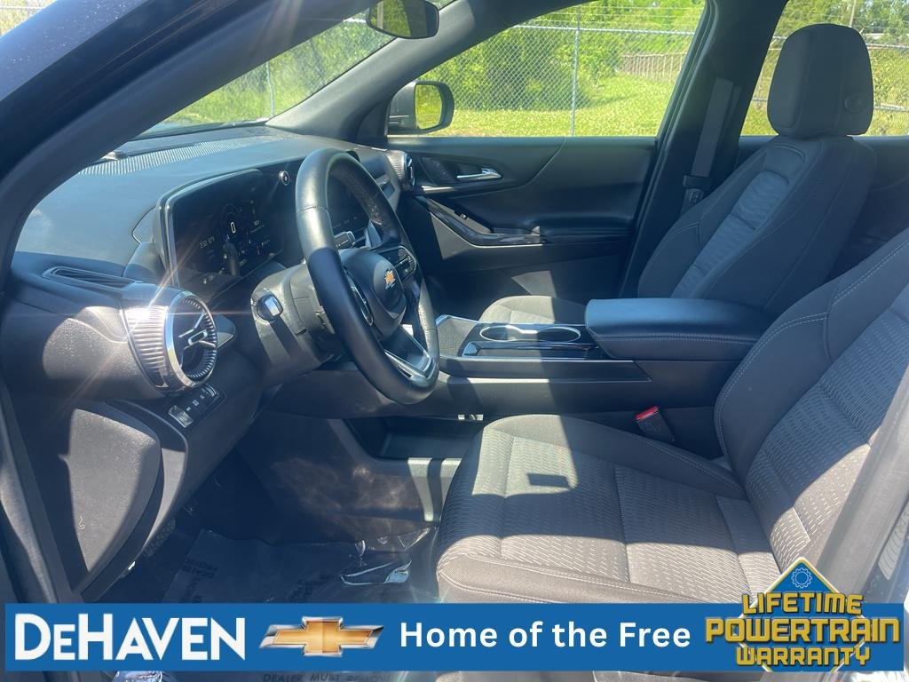 Used 2025 Chevrolet Equinox LT AWD/4WD image 17