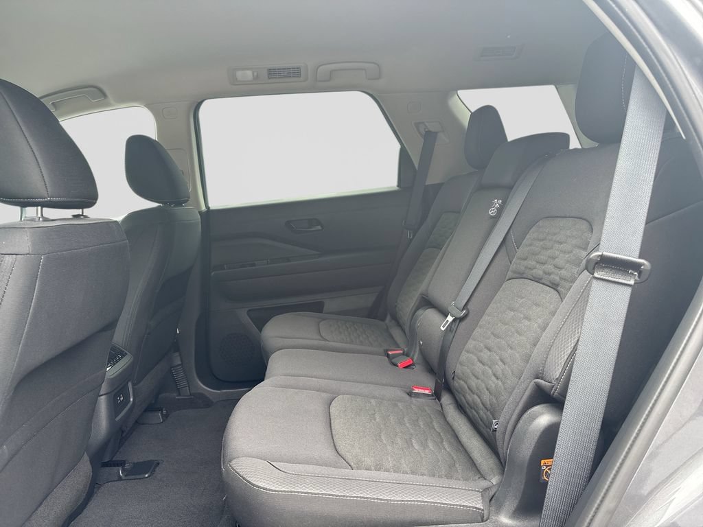 Used 2025 Nissan Pathfinder SV AWD/4WD image 29