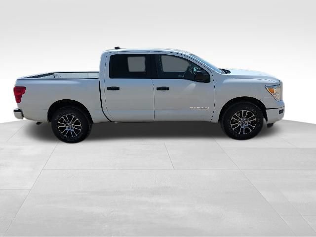 Used 2022 Nissan Titan SV AWD/4WD image 2