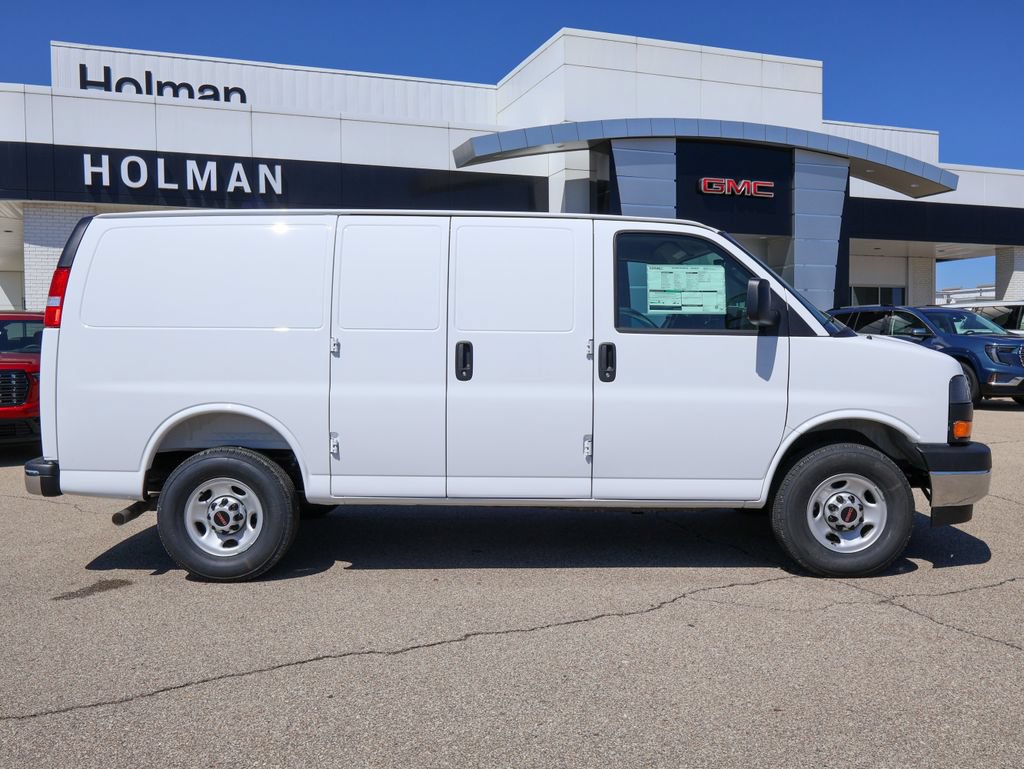 New 2026 GMC Savana 2500 w/ Driver Convenience Package RWD image 2