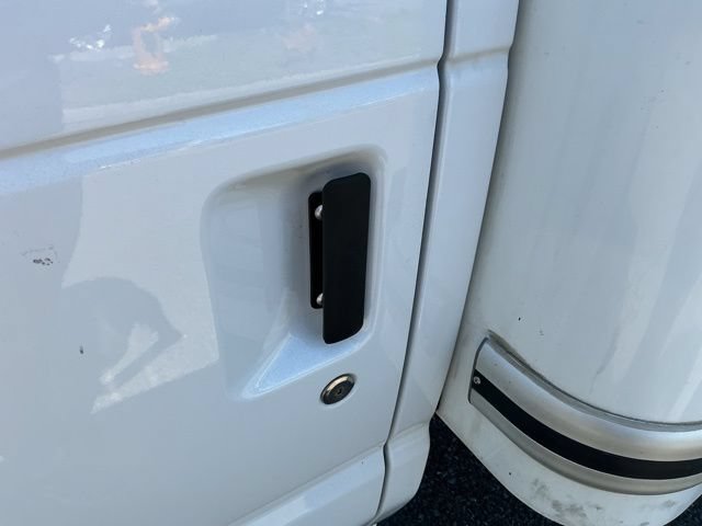 Used 2023 Ford E-450 and Econoline 450 Super Duty RWD image 9