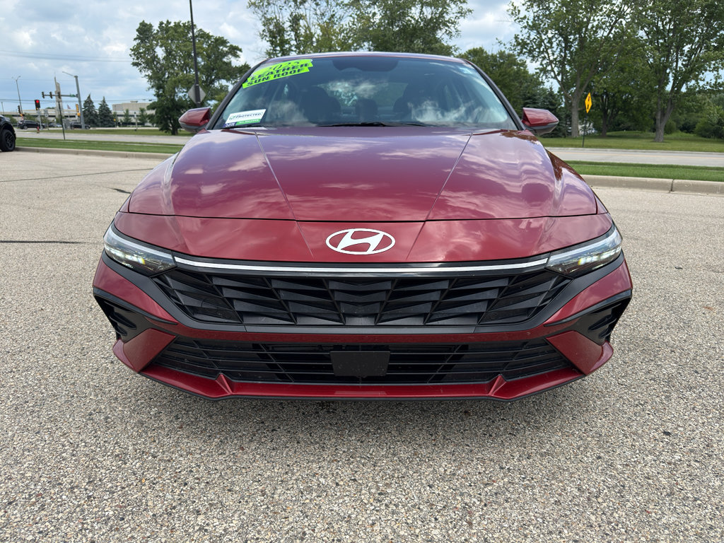 Used 2025 Hyundai Elantra Limited FWD image 7