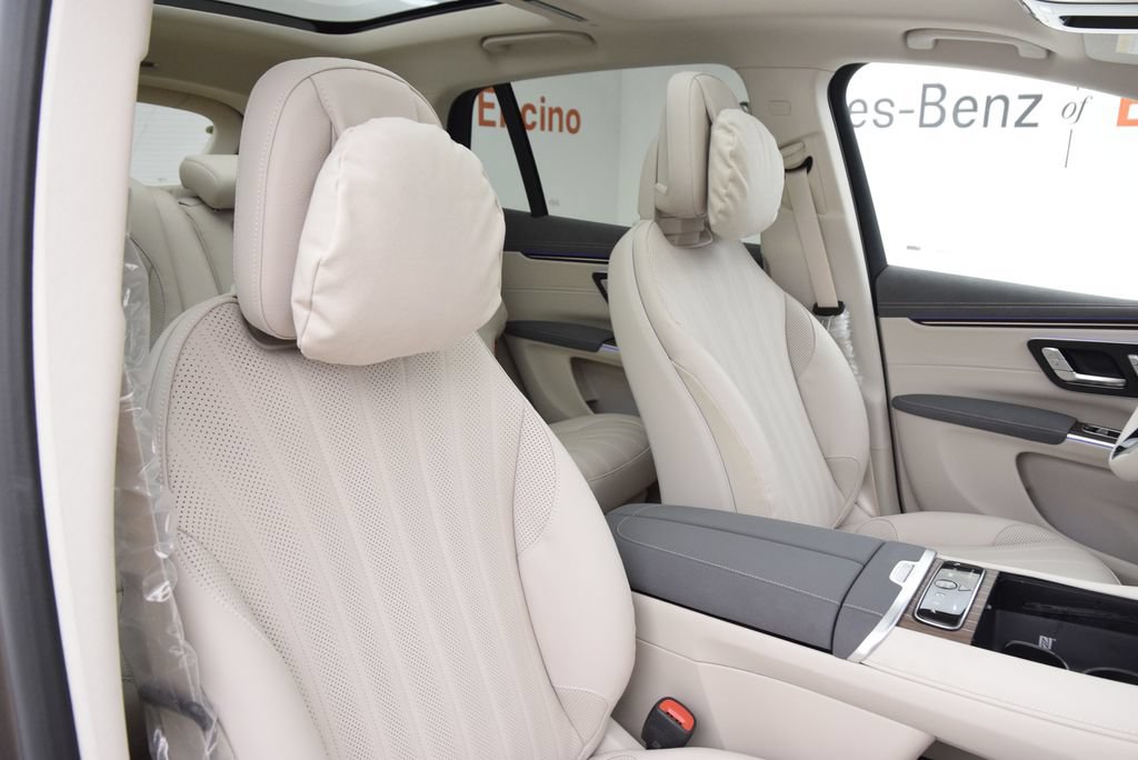 New 2026 Mercedes-Benz EQS 400 4MATIC SUV image 16