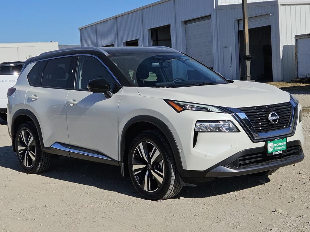 Used 2023 Nissan Rogue SL w/ SL Premium Package image 2