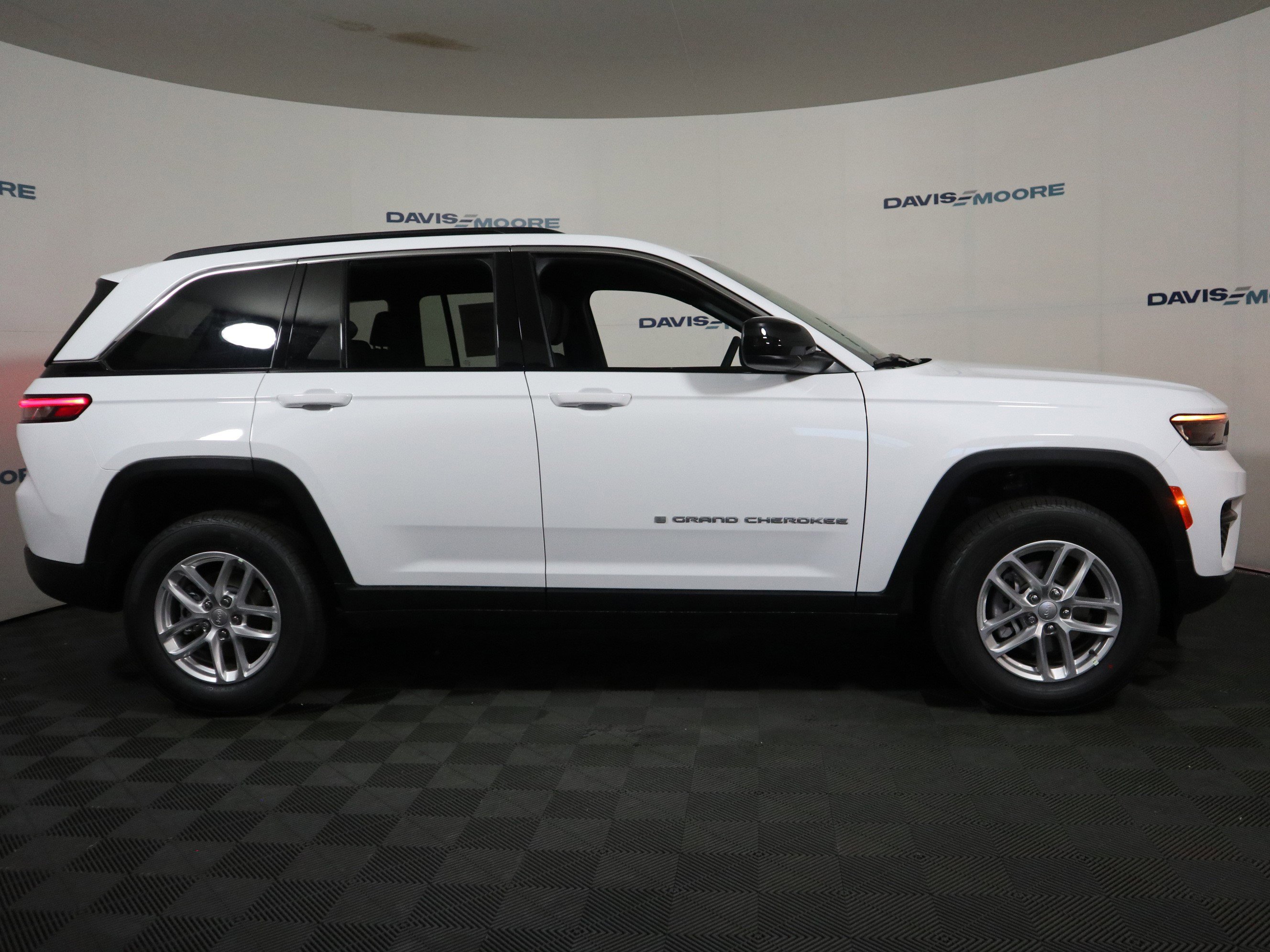 New 2026 Jeep Grand Cherokee 4WD image 4