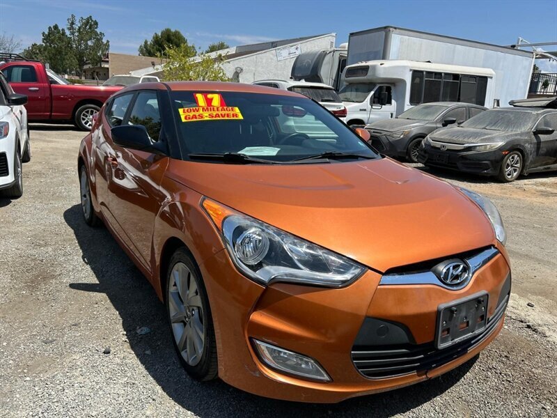 Used 2017 Hyundai Veloster FWD image 36